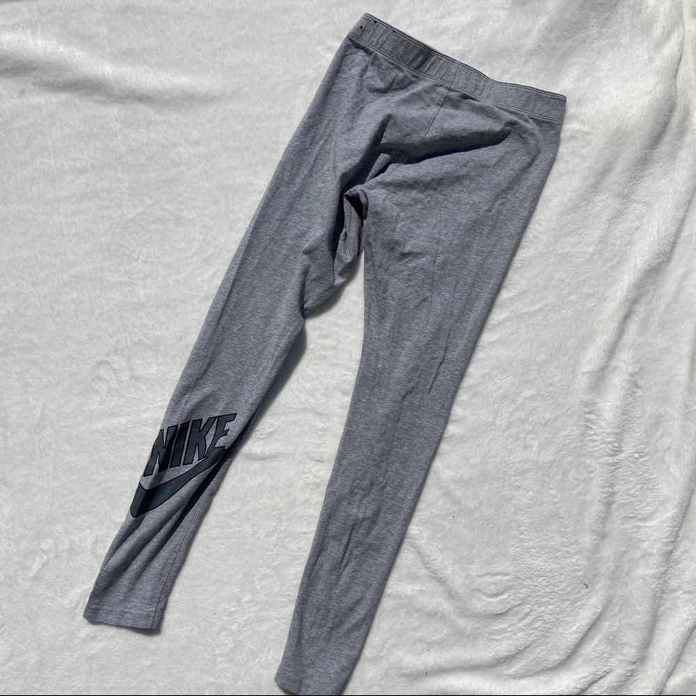 NIKE Girl Gray Leggings Size Small